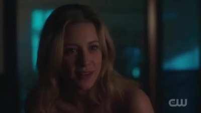 lili reinhart scenes in riverdale