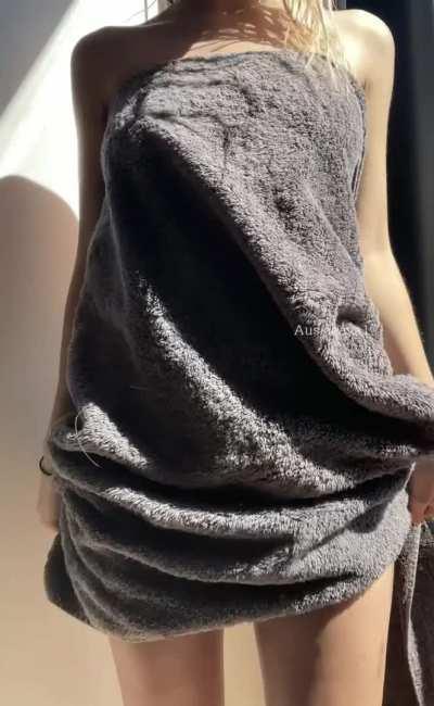 Showing you what’s hiding under my towel