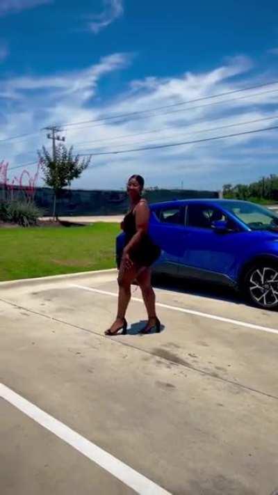 Valeria Godfrey (@valbaby003)