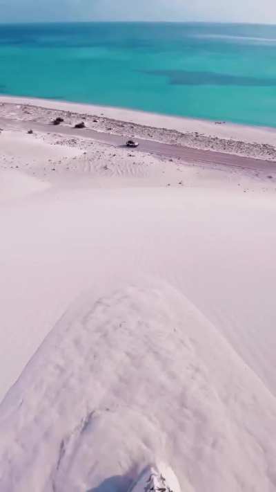 Socotra island : The sand that flows like water.