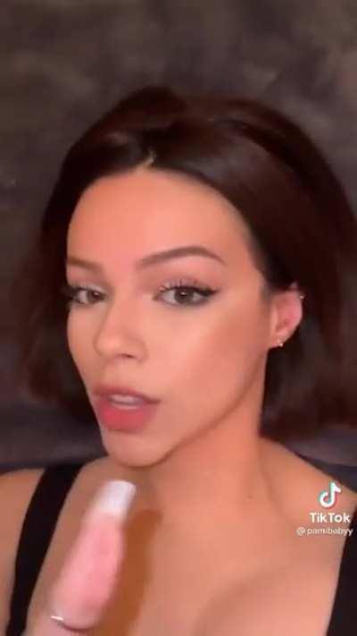 View while fucking her in missionary 💦💦💦