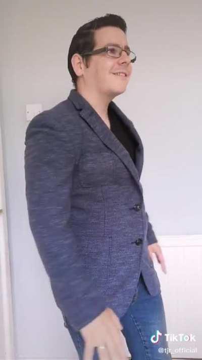 Any need lessons on how NOT to walk?