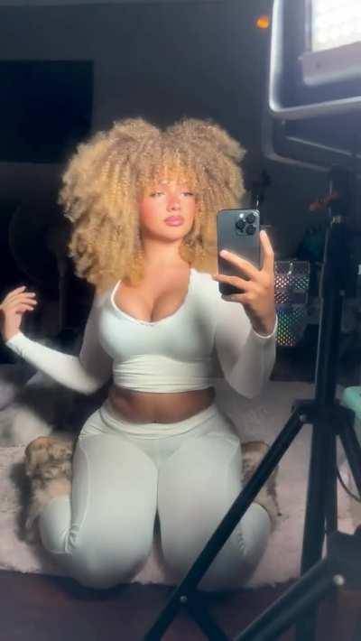 Aquariusdreamz (@Aquariusdreamzz)