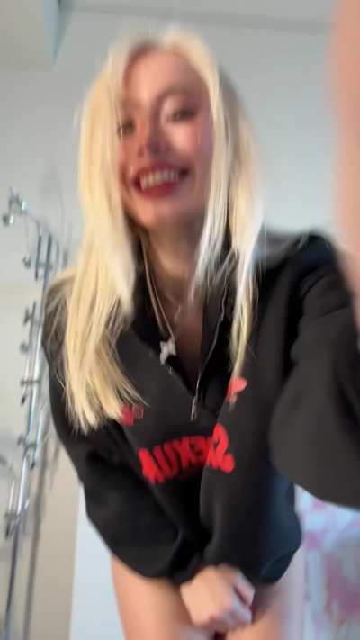 I want you to touch me everywhere, I'm super turned on!