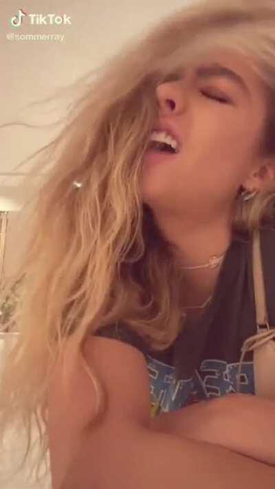 Sommer rays ass in leather shorts.