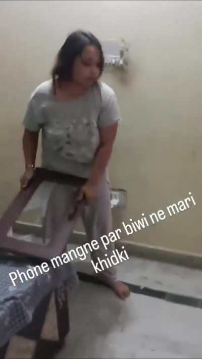 Wife freakout when husband asked for her phone