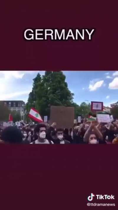 Never give up hope, the world stands with you