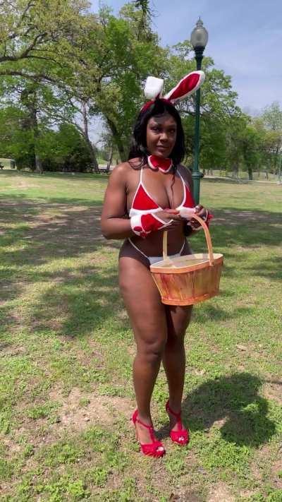 Good Friday? Who's ready for a bad girl Friday instead 😈 There's a discount on my Fansly page but only for today! Don't miss it 🍑😉 Link in comments ⬇️🔗