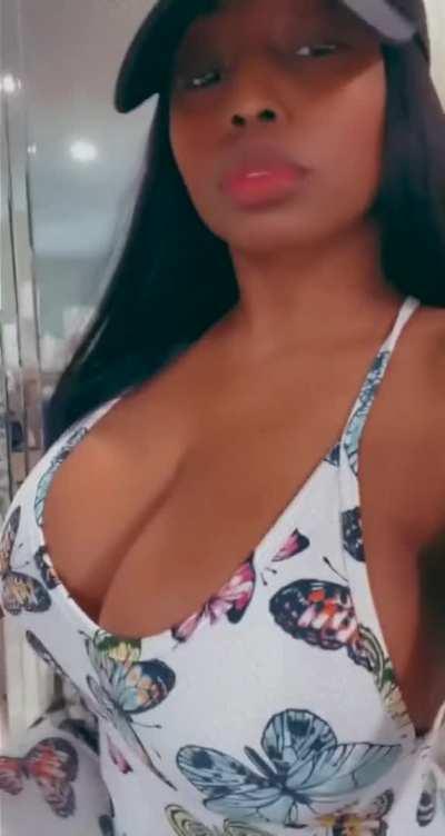 Jada Fire is 45 but looks 25