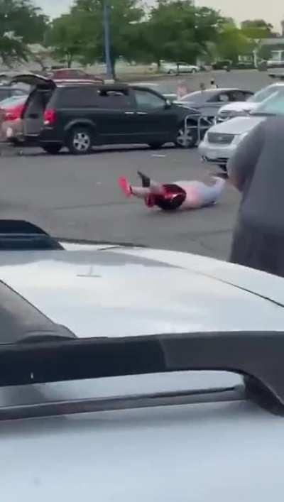 Imagine just walking out of the store with your groceries and seeing this shit. smh