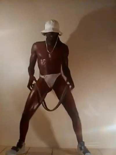 Mrspankalot aka atlastoby dancing