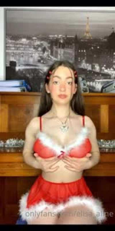 Elisa Aline Weihnachts-Outfit