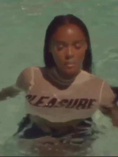 Janelle Monae and her insane curves