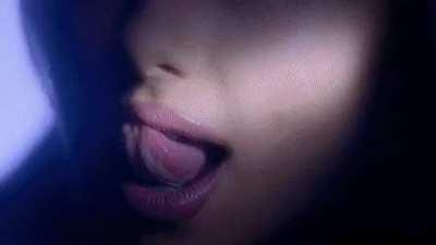 Ariana Grande and her perfect lips