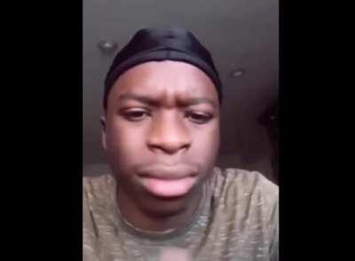 Alguien me podria mandar o al menos, encontrar la forma de conseguir el videomeme de la siguiente situación: meten un gol en un partido de barrio y un hombre de la multitud empieza a disparar al cielo con lo que parece una pistola automática, espero que l