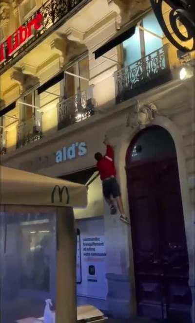 Dans quelle ville agissent ces hÃ©ros ?