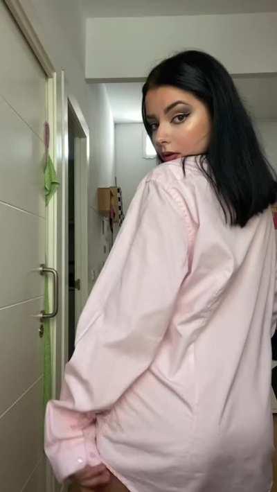 I was not expecting that shirt to hide that good