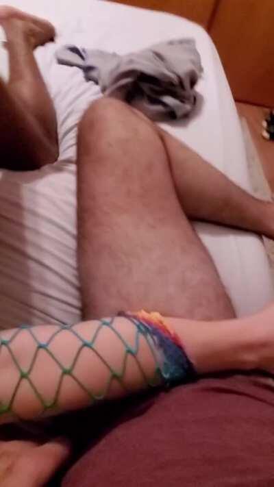 Hubby was lucky enough to have me stroke him as u/areallyweakguy got me off 🍆😍💦