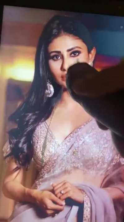 Mouni Roy cumtribute