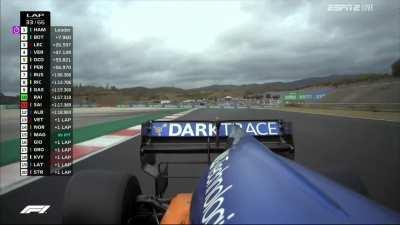 Kimi pulls the 'ol switcharoo on Sainz