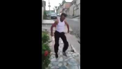 Voverine mostrando seus talento a todos *nn sei se ja postaram*