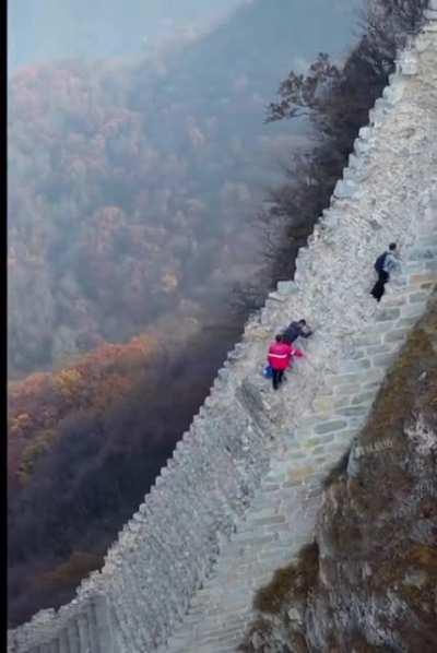 A steep segment of the Great Wall