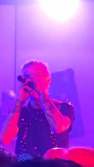 short clip of Peep i got at the Fort Worth, Texas concert in November 2017.