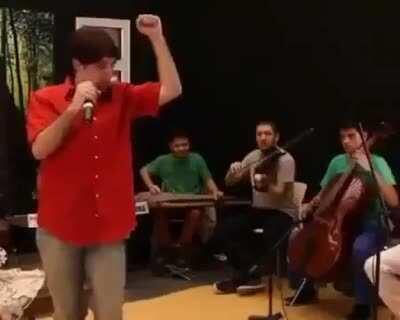 Detone olacakken Led Zeppelin’e dönüşen adam.