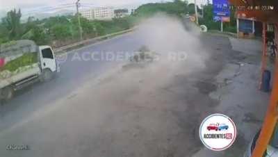 Truck loses its cargo