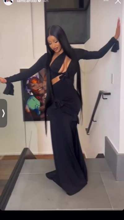 Dam cardi b fine asf and sametime her boob🍒 tho 🤤🤤