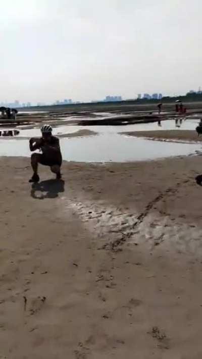 Now you can cross the Yangtze River, the longest river in China, on foot in Wuhan, because it has dried up