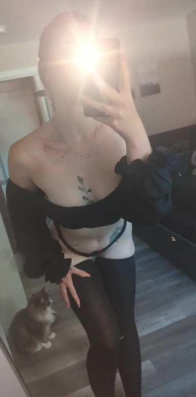 wearing this on our date night, any objections? 😏🖤