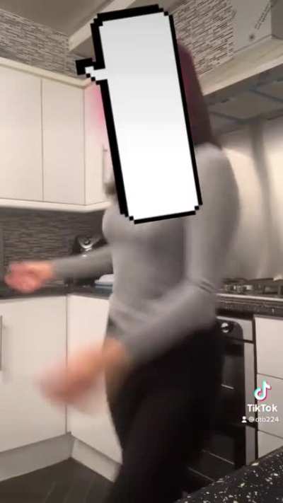 She needs to keep Turning around in her TikTok’s