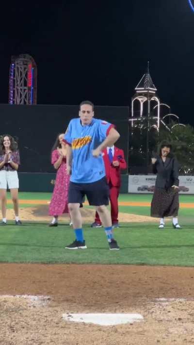 Seinfeld's Elaine Dance Contest 2023