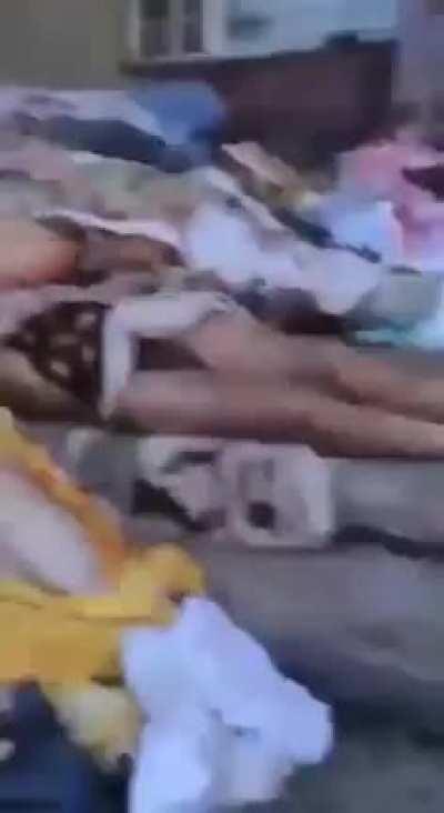 21+! Це Маріуполь. Всі росіяни повинні це побачити, як повинні були побачити всі німці у 1945