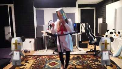 Jeannie performing Dig A Tunnel!!