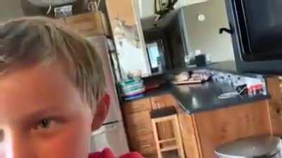 Kid charges his phone to 100% in 2 seconds