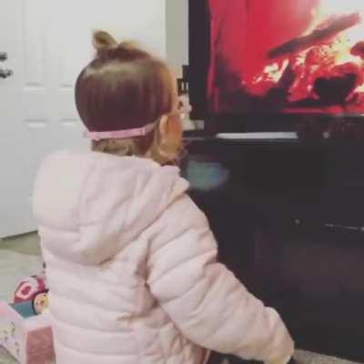 Parents found out little girl is legally blind last Christmas... this is her reaction to trying glasses on for the first time.