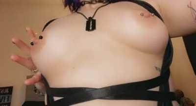 Hey cutie 😜 let me fulfill your kinkiest fantasies 🖤[fet]friendly💦[dom]or[sub]👅[sext]lets play😜[vid][pic]customs made just for you🍭[gfe]let me please you in every way🥀[pty][sck]🍒[aud]let’s talk dirty🔥[rate]👀💌 info & Menu in comments ￼