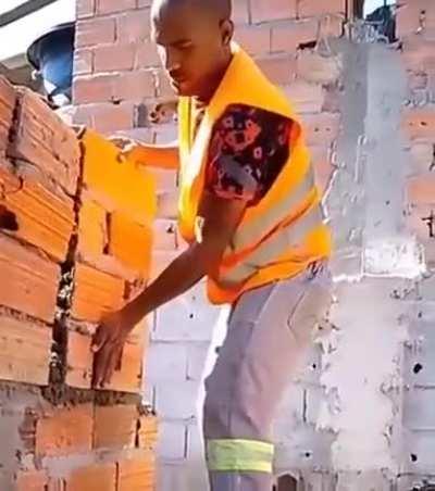 -Oiga mi Mike, ¿abra forma de que acabe antes y me cobre menos? -Claro: