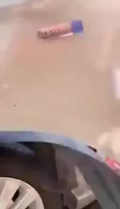 Блоггер демонстрирует своё новое изобретение