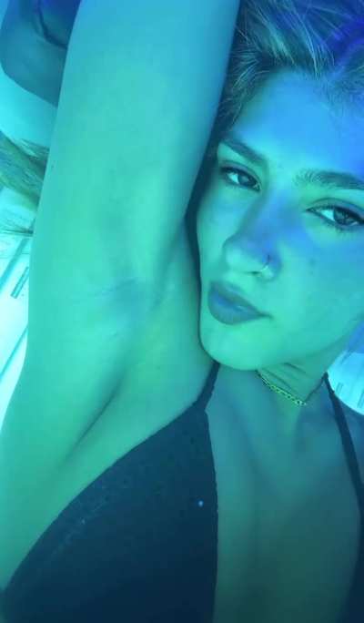 Does it turn you on to see me lick my 18 year old armpits?