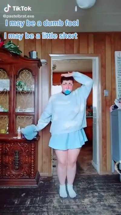 2 outta 3 ain’t bad. But she’s lying about being a little short.