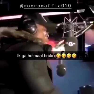 Hahahahahhaha srry voor de minder jarigen