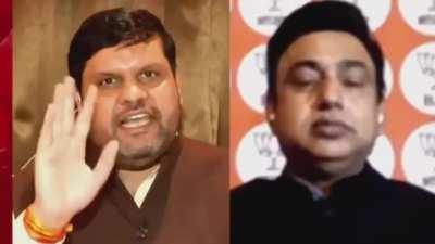 Wait what? Aajtak's cheque bounced or what? [Sab bum-bum hai]