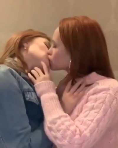 I’m a simple man, I see a red head, I upvote.