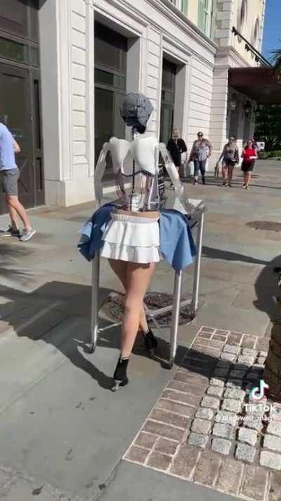 The robot Cumille traded her legs with slayin 💅