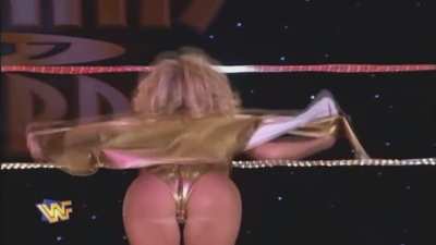 Terri got EXTRA Cheeky at the slammys!