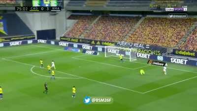 Mariano's miss vs. Cadiz (was ruled out for offside)