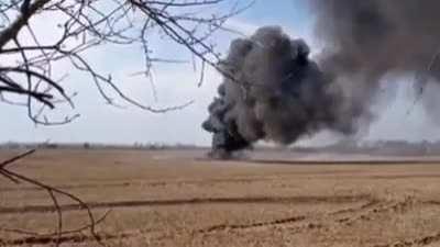 Ru pov: Russians blow up their KA-52 after an emergency landing in a Ukrainian field